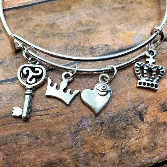 King and Queen Charm Bracelet - Picture 4 of 5